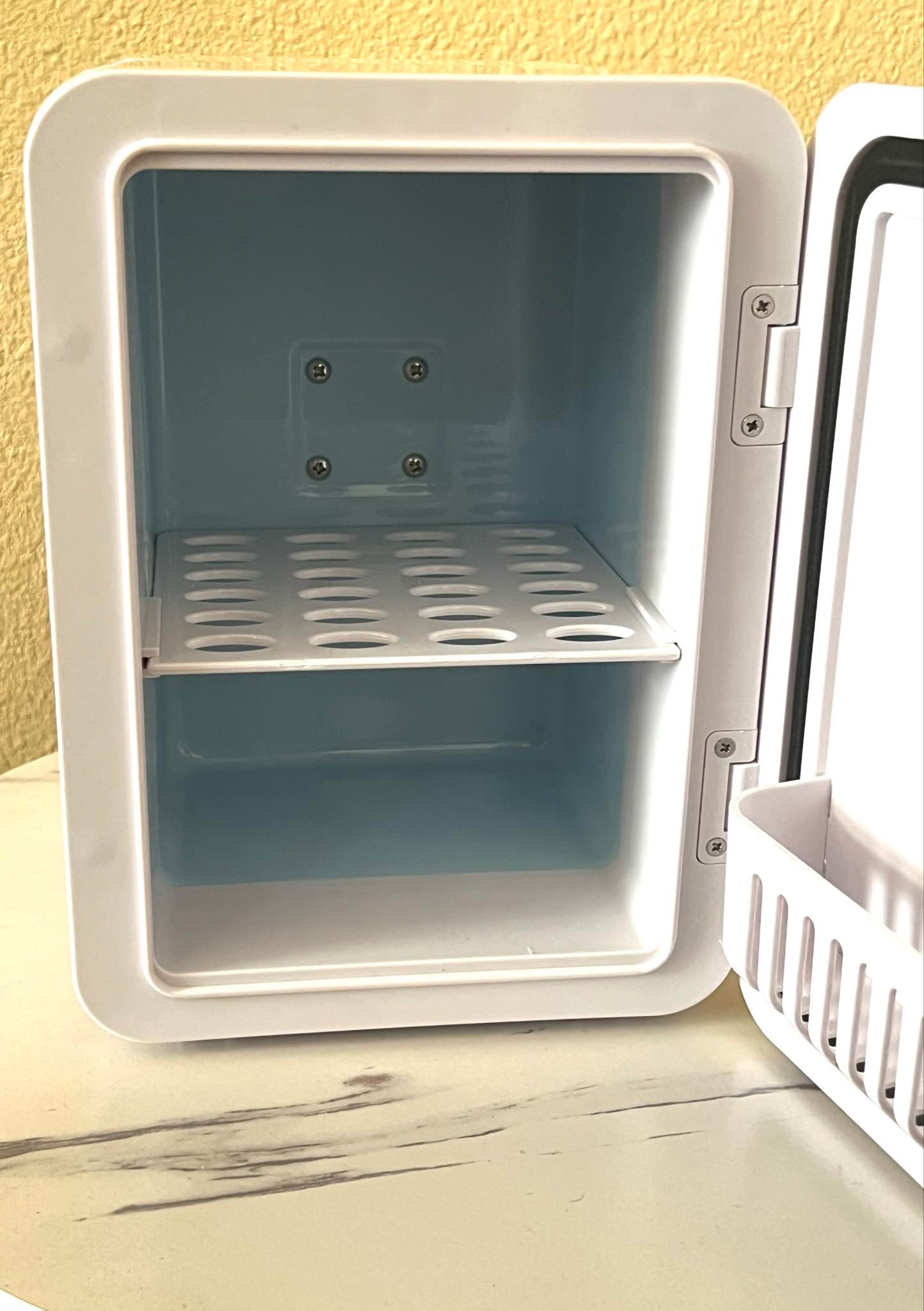 Mini SkinCare Refrigerator - 4 Liter Size